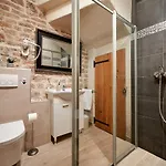 Rustic Sv Frane In The Old Town شقة شيبينيك