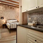 Rustic Sv Frane In The Old Town * شيبينيك
