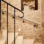 Rustic Sv Frane In The Old Town Apartment