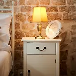 Rustic Sv Frane In The Old Town شقة