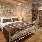 Apartment Rustic Sv Frane In The Old Town *