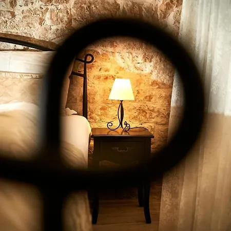 Rustic Sv Frane In The Old Town 希贝尼克