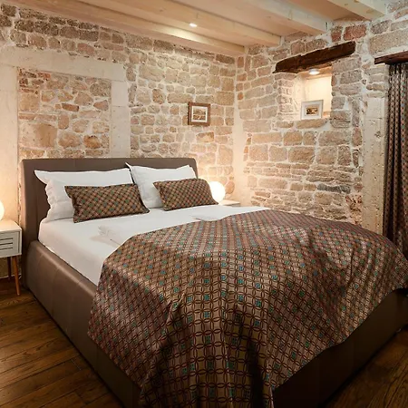 Rustic Sv Frane In The Old Town 公寓 希贝尼克