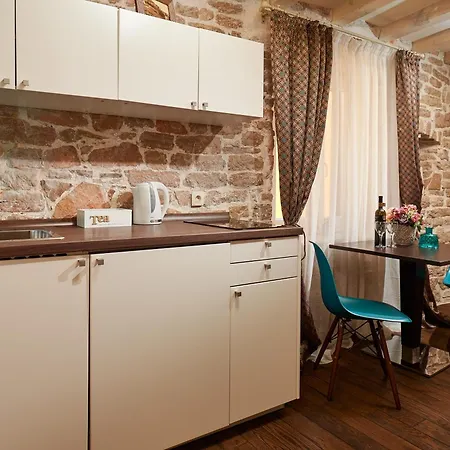 Rustic Sv Frane In The Old Town 公寓
