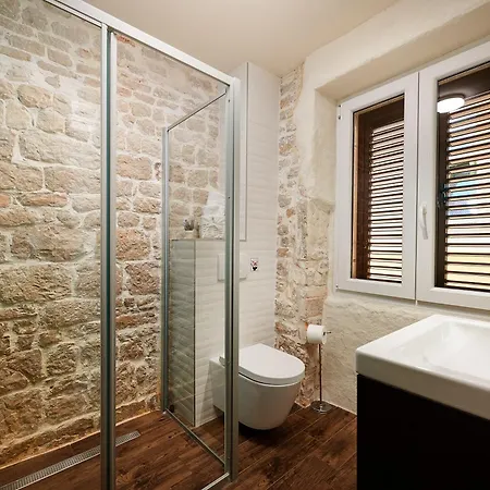 Apartment Rustic Sv Frane In The Old Town