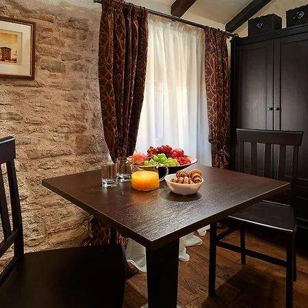 Rustic Sv Frane In The Old Town * 希贝尼克