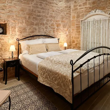 Rustic Sv Frane In The Old Town *