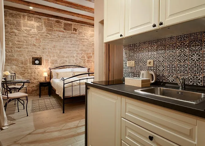 Rustic Sv Frane In The Old Town * 시베니크