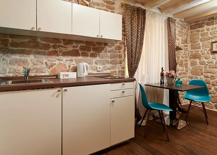 Rustic Sv Frane In The Old Town Apartament