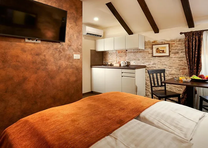 Rustic Sv Frane In The Old Town *