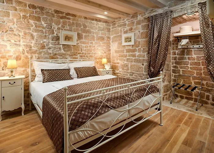 Apartman Rustic Sv Frane In The Old Town *