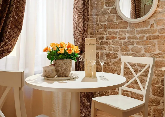 Rustic Sv Frane In The Old Town 아파트 *