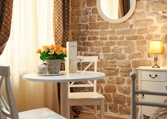아파트 Rustic Sv Frane In The Old Town