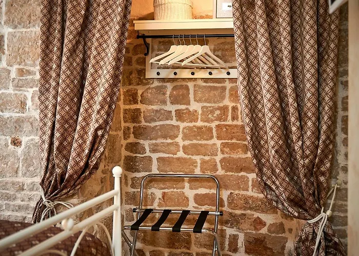 Rustic Sv Frane In The Old Town Apartament