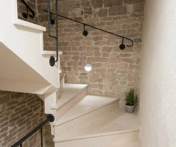 Apartament Rustic Sv Frane In The Old Town Szybenik